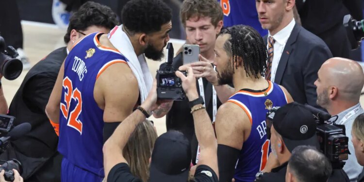 Karl-Anthony Towns and Jalen Brunson celebrate after the Knicks' Game 2 win over the Spurs.