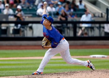 New York Mets pitcher Kodai Senga throws to the Philadelphia Phillies in the fifth inning.