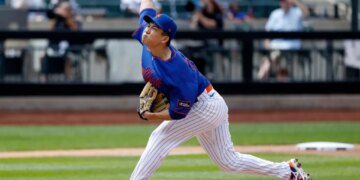 New York Mets pitcher Kodai Senga throws to the Philadelphia Phillies in the fifth inning.
