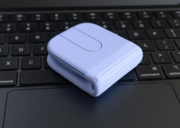 Logitech’s new Mobi Fold squeezes a lot of functionality into a tiny folding mouse