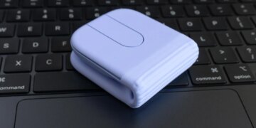 Logitech’s new Mobi Fold squeezes a lot of functionality into a tiny folding mouse