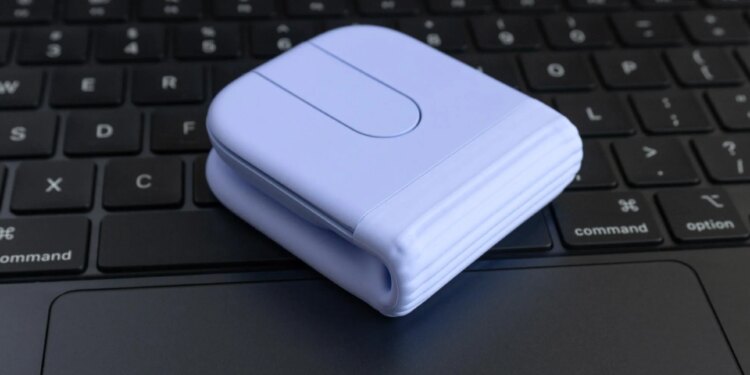 Logitech’s new Mobi Fold squeezes a lot of functionality into a tiny folding mouse