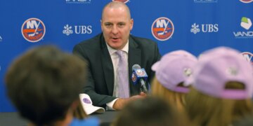 Mathieu Darche has an Islanders line he won't cross in quiet offseason