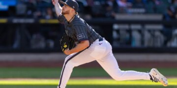 New York Mets pitcher Christian Scott (45) throws a pitch in the fifth inning against the Miami Marlins at Citi Field, Saturday, May 30, 2026, in Queens, NY.