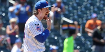Mets starter Nolan McLean reacts after the Cubs' Michael Busch hits a two-run homer during Game 1 of a doubleheader on June 24, 2026.