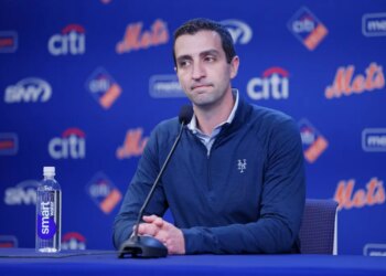 David Stearns speaking at a Mets press conference.