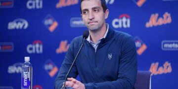 David Stearns speaking at a Mets press conference.