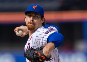 New York Mets pitcher Nolan McLean (26) throws a pitch in the first inning against the against the Cincinnati Reds at Citi Field, Monday, May 25, 2026, in Queens, NY. (Corey Sipkin for the NY POST Photo/Corey Sipkin)