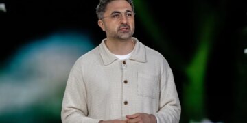 Microsoft AI head calls out Anthropic for acting like Claude is conscious