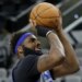 Mitchell Robinson, who is battling an injured right pinky, shoots a shot during Knicks practice on June 2, 2026 in San Antonio.