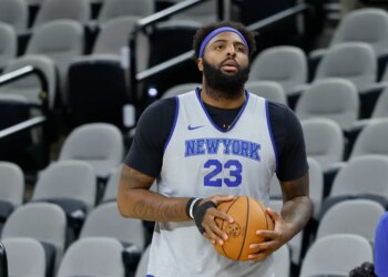 New York Knicks center Mitchell Robinson prepares to shoot during practice at media day during the 2026 NBA Finals at Frost Bank Center in San Antonio, Texas, on Tuesday, June 2, 2026.