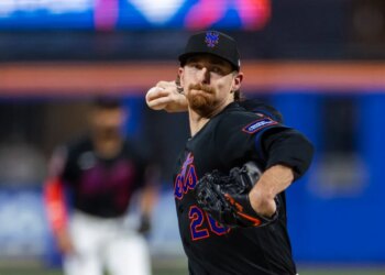 New York Mets pitcher Nolan McLean (26) throws a pitch in the first inning against the Atlanta Braves at Citi Field, Friday, June 12, 2026, in Queens, NY.