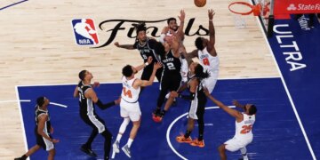 OG Anunoby converts on a game-winning tip shot with 1.2 seconds left in the Knicks' historic 107-106 comeback win over the Spurs in Game 4 of the NBA Finals at the Garden.
