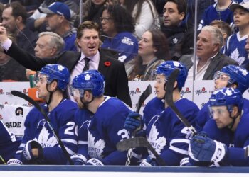 Toronto Maple Leafs coach Mike Babcock reacts as his team plays the Vegas Golden Knights.
