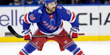 Rangers' Vincent Trocheck trade market includes Maple Leafs