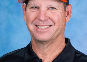 Pacific baseball coach Reed Peters has died at age 60.