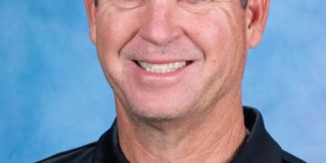 Pacific baseball coach Reed Peters has died at age 60.
