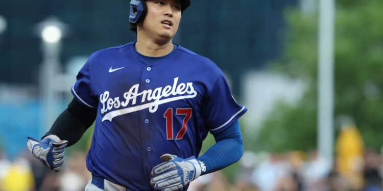Shohei Ohtani of the Los Angeles Dodgers at bat against the Pittsburgh Pirates.