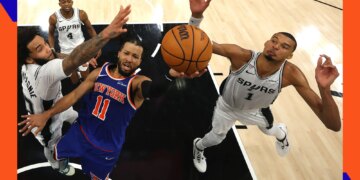 Spurs-Knicks Finals Game 3 ticket prices drop. Get a discount now