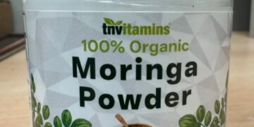 TNVitamins 100% Organic Moringa Powder product packaging.