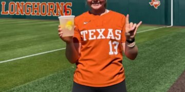 The Texas Longhorns women's softball freshman Hannah Wells