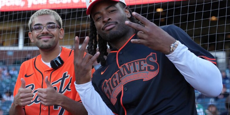 Twitch Streamer N3on hilariously takes over Giants game with Najee Harris