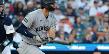 Spencer Jones hits a single during the Yankees' win over the Tigers on June 23, 2026 in Detroit.
