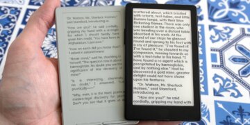 A touchscreen makes Xteink’s new X4 Pro a tempting Kindle alternative