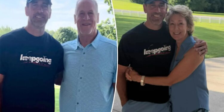 Aaron Rodgers shares 'bonding' week with estranged family after years of drama