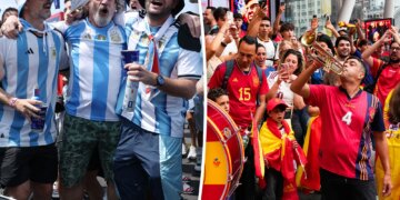 Argentina, Spain soccer fans flood New York ahead of World Cup final