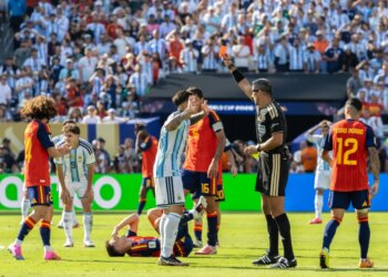 Referee Slavko Vincic shows Argentina midfielder Enzo Fernandez a red card during the FIFA World Cup 2026 Final match against Spain.