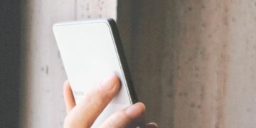 Boox is taking on Xteink with its own tiny e-reader