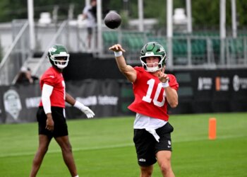 Jets rookie quarterback Cade Klubnik (10) throws a pass at training camp on July 30, 2026.