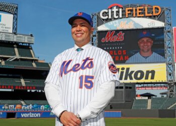 Carlos Beltran after being hired as Mets manager in 2019.