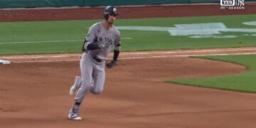 Cody Bellinger exited with an apparent injury during the Yankees' July 25 game.
