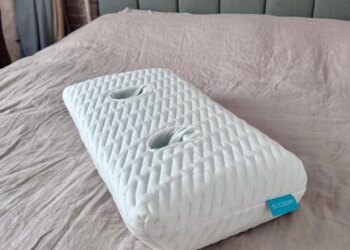 Forget expensive sleepbuds. Buy this pillow instead