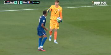 Orlando Gill tries to shake hands with Kylian Mbappé after their World Cup match July 4.