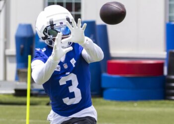 Odell Beckham Jr. catches a pass during the first day of Giants training camp on July 29, 2026 in White Sulpher Springs, W.Va.
