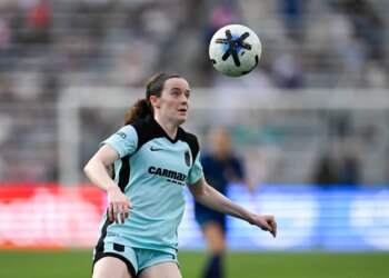 Gotham FC midfielder Rose Lavelle controlling the ball during a game against San Diego Wave FC.