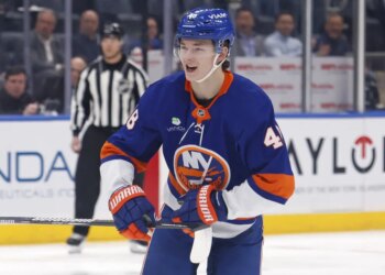 Matthew Schaeffer will have an expanded role this season, Islanders head coach Peter DeBoer says.