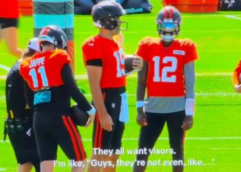 Joe Flacco mocked Shedeur Sanders for wearing visor