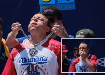 Joey Chestnut wins July 4th Nathan's Hot Dog Eating Contest