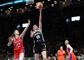 New York Libertyâs Pauline Astier (18) drives to the basket past Phoenix Mercury guard Jovana Nogic (29) during the second half of a WNBA basketball game at the Barclays Center in Brooklyn on Friday, May 29, 2026.