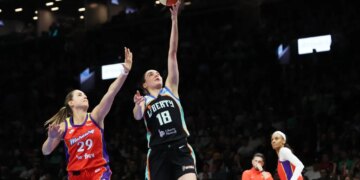 New York Libertyâs Pauline Astier (18) drives to the basket past Phoenix Mercury guard Jovana Nogic (29) during the second half of a WNBA basketball game at the Barclays Center in Brooklyn on Friday, May 29, 2026.
