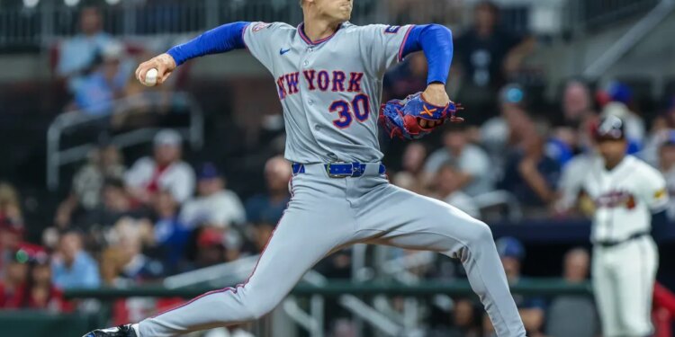 Luke Weaver throws a pitch during the Mets' win over the Braves on July 6, 2026 in Atlanta.