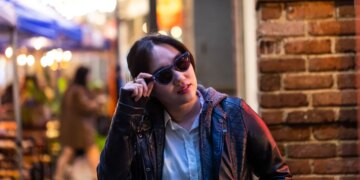 Meta’s glasses will turn off the camera if you tamper with the privacy light