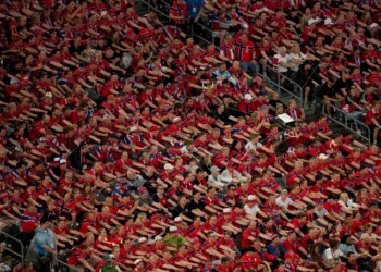 Norway fans perform a rowing ritual during the World Cup Group I soccer match between Norway and Senegal at MetLife Stadium on June 22, 2026.