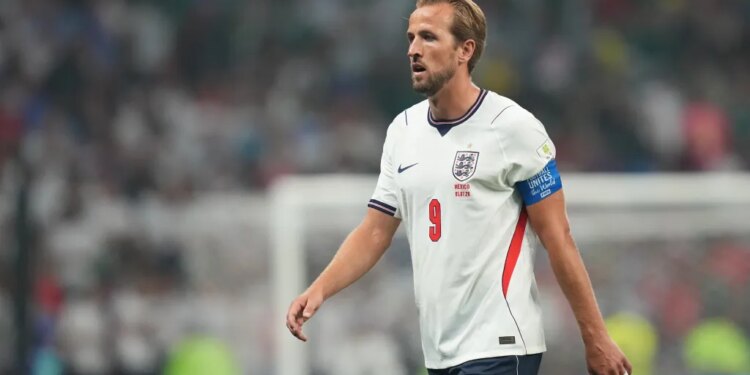 England's Harry Kane heads to the dressing rooms at the end of the first half during the World Cup round of 16 soccer match between Mexico and England in Mexico City, Sunday, July 5, 2026. (AP Photo/Moises Castillo)