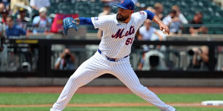 Mets lefty Sean Manaea throws a pitch against the Braves during Game 1 of a doubleheader on July 29, 2026.