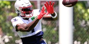 New England Patriots wide receiver A.J. Brown catching a pass.